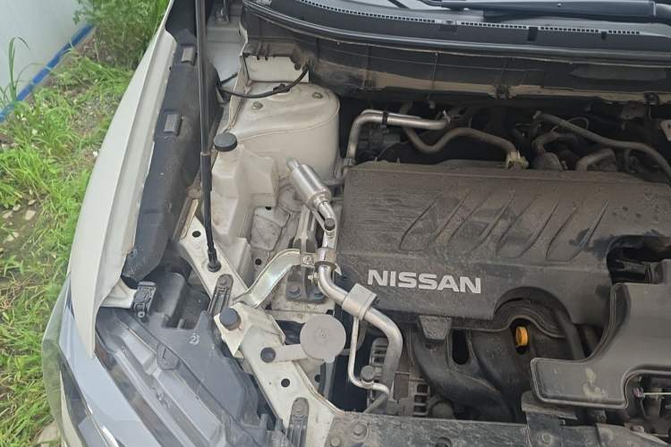 Used Nissan X-Trail 2022 2.0L Two-Wheel Drive Smart Connect Premium Edition Engine Bay Right