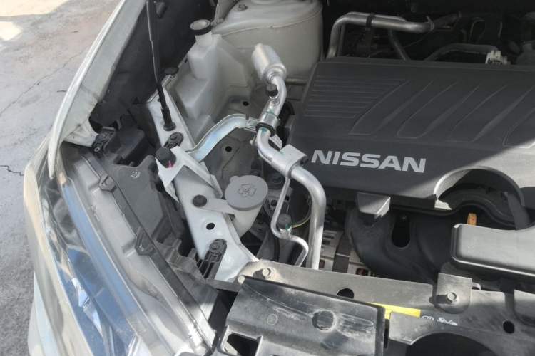 Used Nissan X-Trail 2022 Revised Version 2.0L Two-Wheel Drive Smart Connect Premium Edition Engine Bay Right