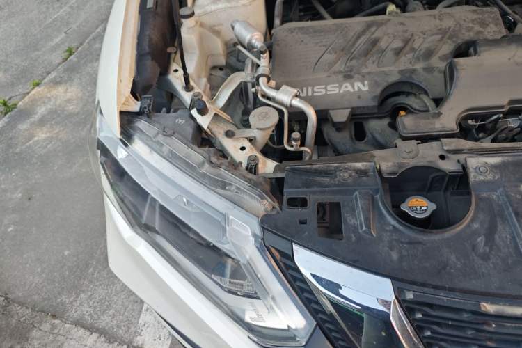 Used Nissan X-Trail 2022 2.0L Two-Wheel Drive Smart Connect & Comfort Edition Engine Bay Right