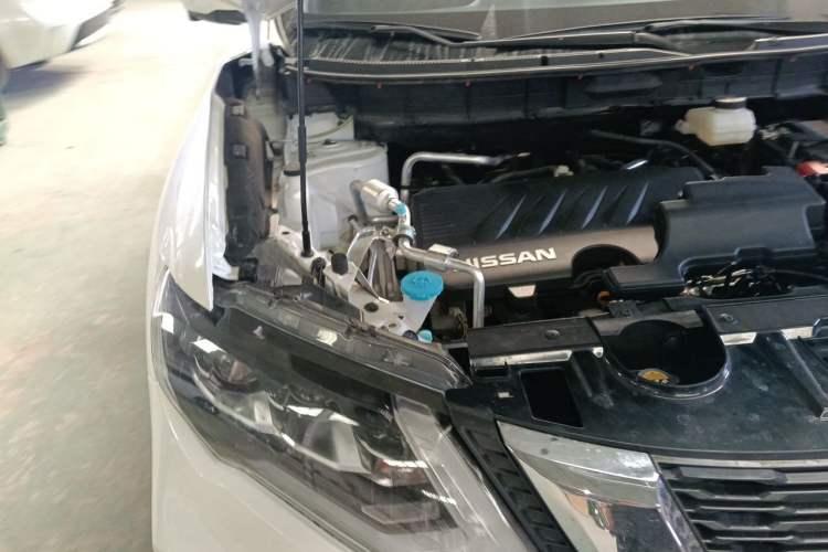 Used Nissan X-Trail 2022 2.0L Two-Wheel Drive Smart Connect Premium Edition Engine Bay Right