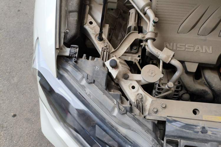 Used Nissan X-Trail 2022 2.0L Two-Wheel Drive Smart Connect & Comfort Edition Engine Bay Right