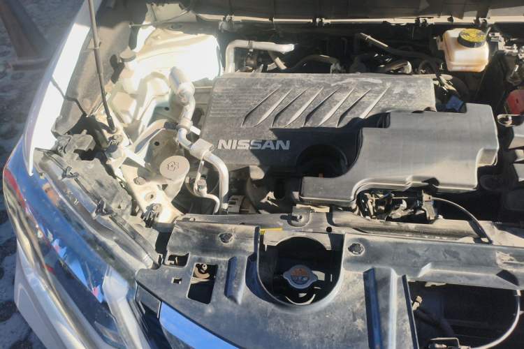 Used Nissan X-Trail 2022 2.0L Two-Wheel Drive Smart Connect Premium Edition Engine Bay Right