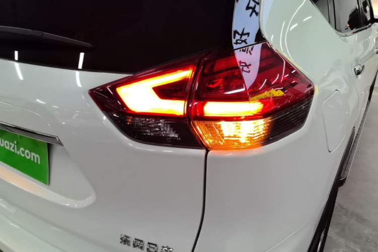 Used Nissan X-Trail 2022 Revised Version 2.0L Two-Wheel Drive Smart Connect & Comfort Edition Exterior 1