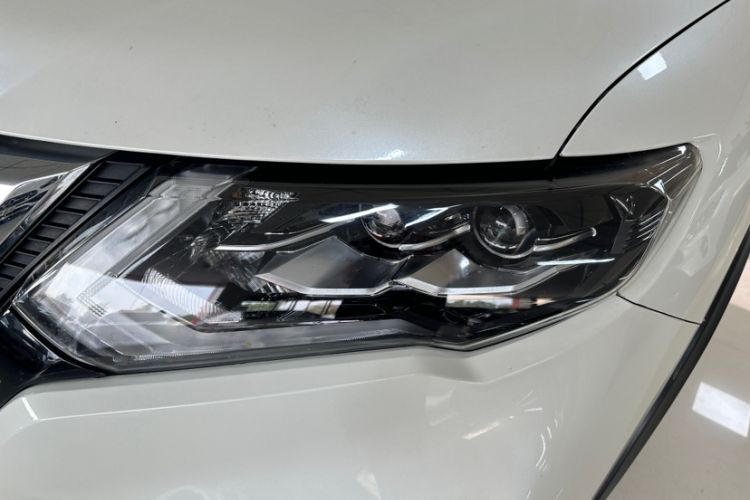 Used Nissan X-Trail 2022 2.0L Two-Wheel Drive Smart Connect Premium Edition Exterior 15