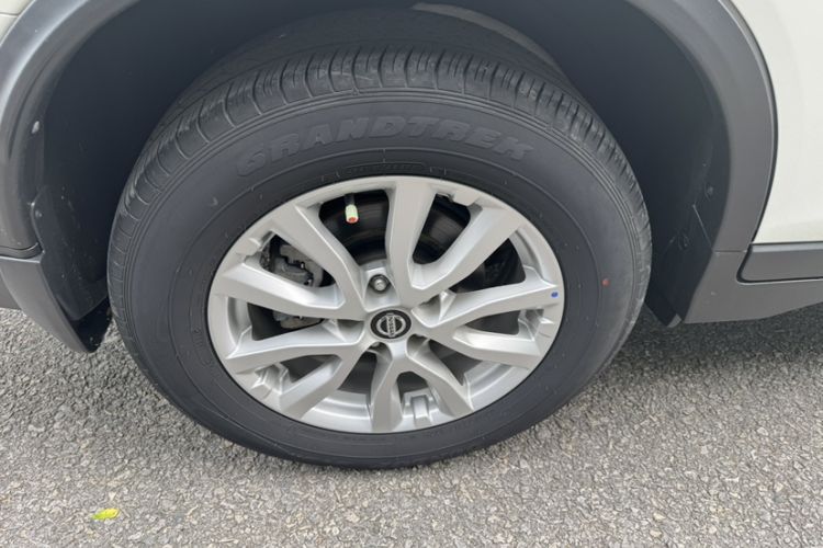 Used Nissan X-Trail 2022 Revised Version 2.0L Two-Wheel Drive Smart Connect & Comfort Edition Exterior 2