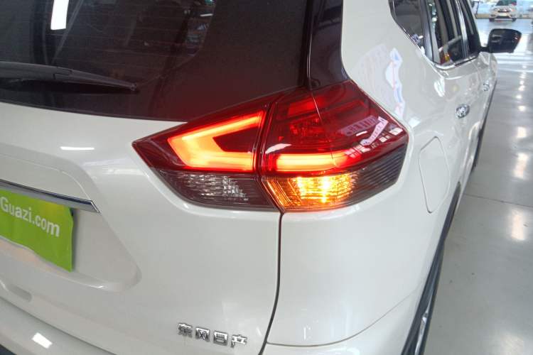 Used Nissan X-Trail 2022 2.0L Two-Wheel Drive Smart Connect & Comfort Edition Exterior 2