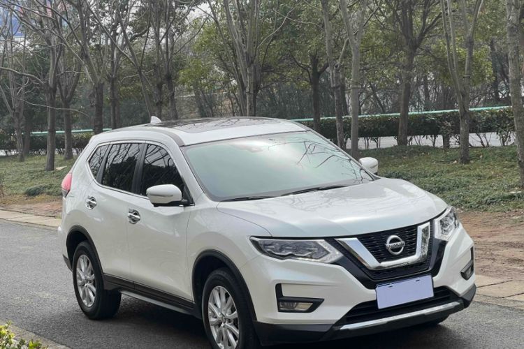 Used Nissan X-Trail 2022 Revised Version 2.0L Two-Wheel Drive Smart Connect Premium Edition Exterior 2
