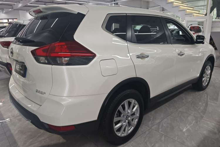 Used Nissan X-Trail 2022 Revised Version 2.0L Two-Wheel Drive Smart Connect & Comfort Edition Exterior 3