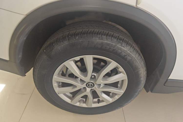 Used Nissan X-Trail 2022 Revised Version 2.0L Two-Wheel Drive Smart Connect Premium Edition Exterior 3