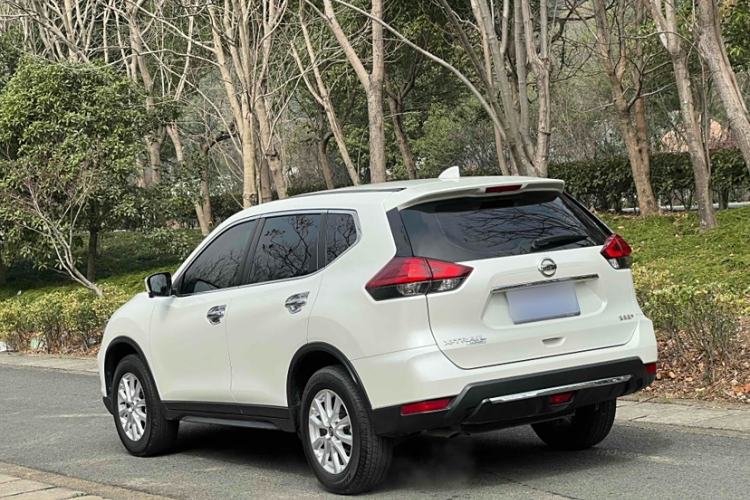Used Nissan X-Trail 2022 Revised Version 2.0L Two-Wheel Drive Smart Connect Premium Edition Exterior 4