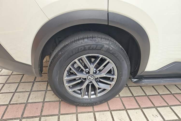 Used Nissan X-Trail 2022 VC-Turbo 300 CVT 2WD Star & Moon Limited Edition Exterior 4