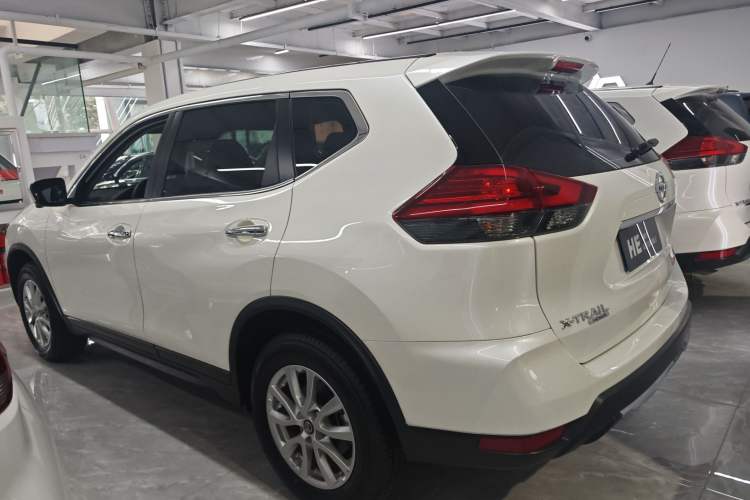 Used Nissan X-Trail 2022 Revised Version 2.0L Two-Wheel Drive Smart Connect & Comfort Edition Exterior 5