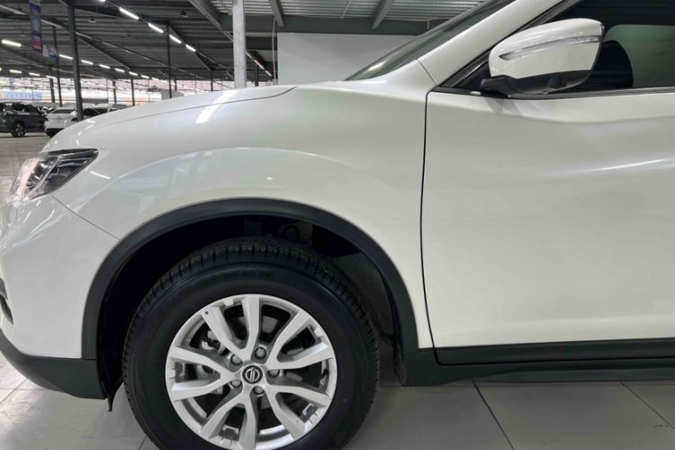 Used Nissan X-Trail 2022 Revised Version 2.0L Two-Wheel Drive Smart Connect & Comfort Edition Exterior 5