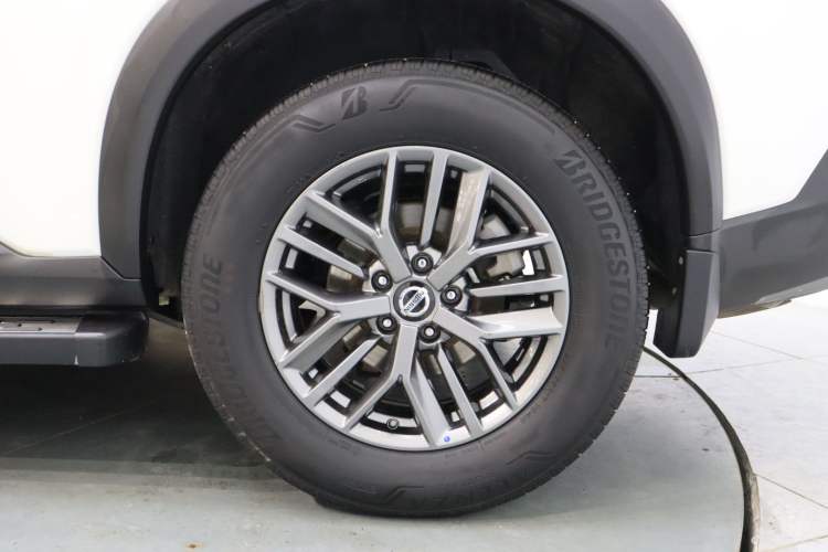 Used Nissan X-Trail 2022 VC-Turbo 300 CVT 2WD Star & Moon Limited Edition Exterior 6