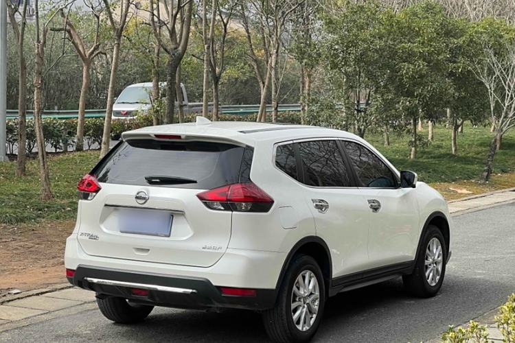 Used Nissan X-Trail 2022 Revised Version 2.0L Two-Wheel Drive Smart Connect Premium Edition Exterior 6