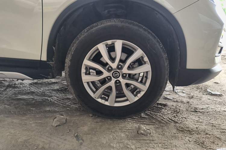 Used Nissan X-Trail 2022 2.0L Two-Wheel Drive Smart Connect Premium Edition Exterior 7