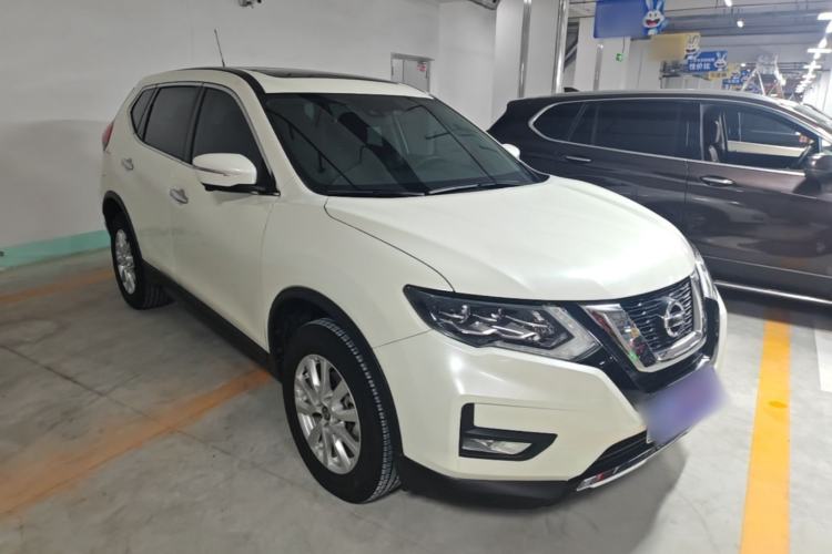 Used Nissan X-Trail 2022 Revised Version 2.0L Two-Wheel Drive Smart Connect Premium Edition Front Right 45 Deg