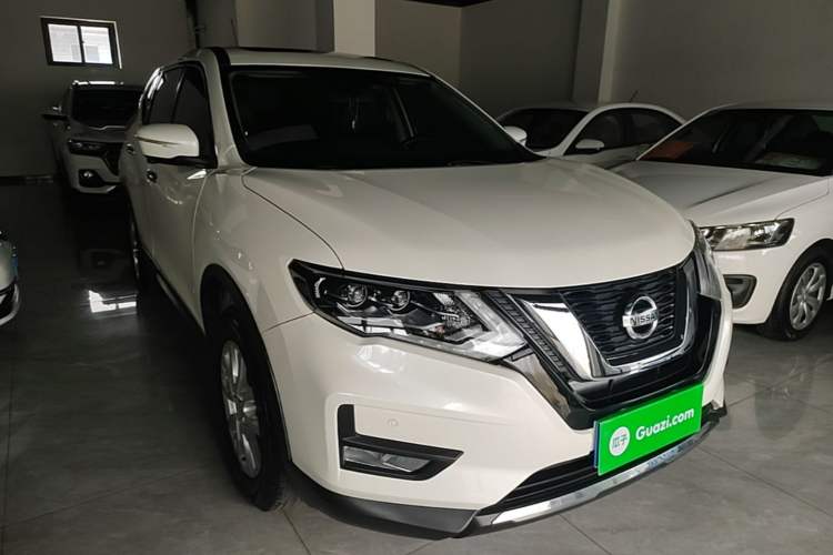 Used Nissan X-Trail 2022 2.0L Two-Wheel Drive Smart Connect Premium Edition Front Right 45 Deg
