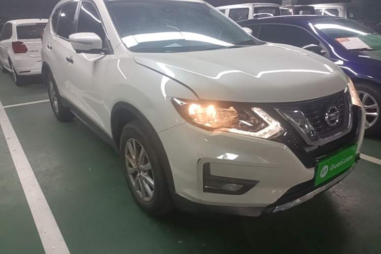 Used Nissan X-Trail 2022 2.0L Two-Wheel Drive Smart Connect & Comfort Edition Front Right 45 Deg