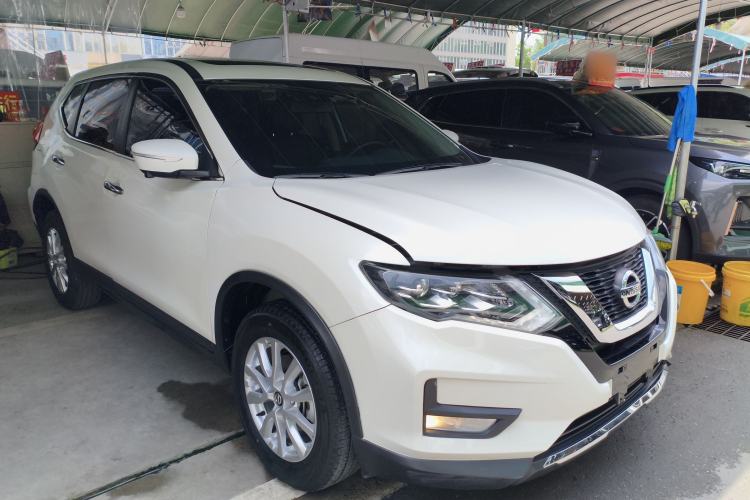Used Nissan X-Trail 2022 2.0L Two-Wheel Drive Smart Connect Premium Edition Front Right 45 Deg
