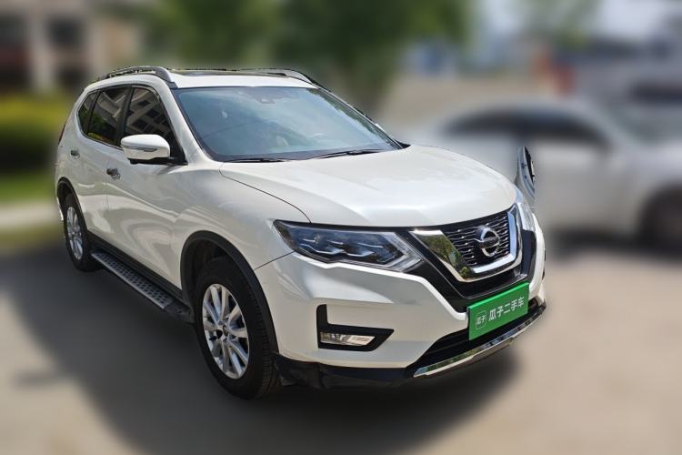 Used Nissan X-Trail 2022 2.0L Two-Wheel Drive Smart Connect Premium Edition Front Right 45 Deg