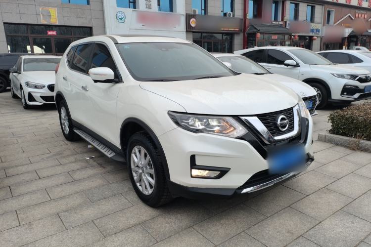 Used Nissan X-Trail 2022 2.0L Two-Wheel Drive Smart Connect Premium Edition Front Right 45 Deg
