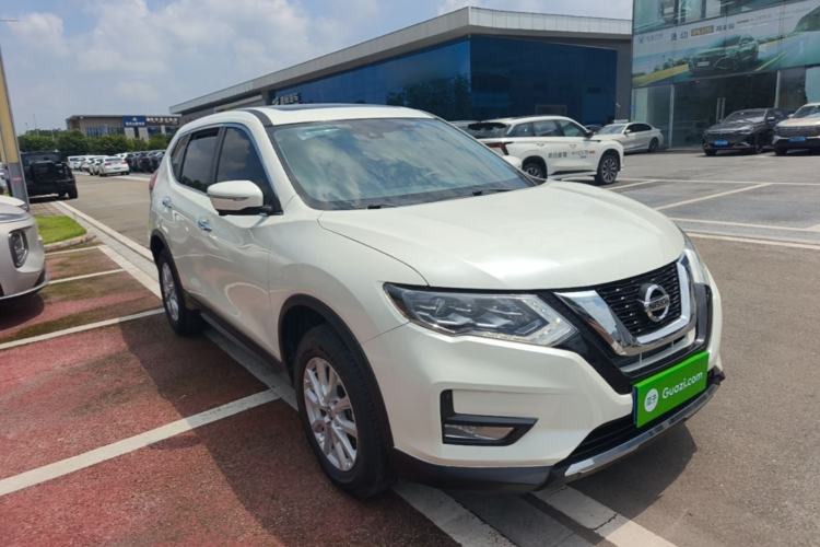 Used Nissan X-Trail 2022 2.0L Two-Wheel Drive Smart Connect Premium Edition Front Right 45 Deg