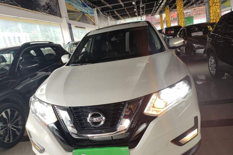 Used Nissan X-Trail 2022 2.0L Two-Wheel Drive Smart Connect & Comfort Edition Front