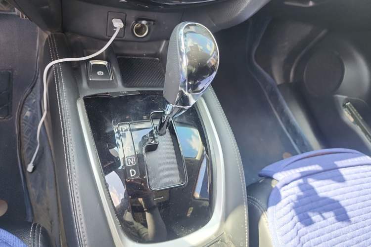 Used Nissan X-Trail 2022 2.0L Two-Wheel Drive Smart Connect Premium Edition Gear Lever