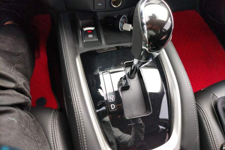 Used Nissan X-Trail 2022 2.0L Two-Wheel Drive Smart Connect Premium Edition Gear Lever