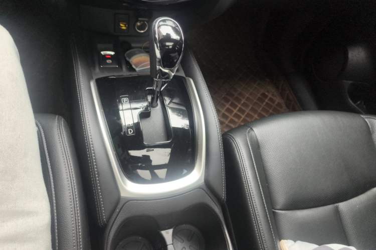 Used Nissan X-Trail 2022 2.0L Two-Wheel Drive Smart Connect & Comfort Edition Gear Lever