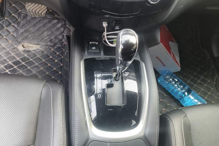 Used Nissan X-Trail 2022 2.0L Two-Wheel Drive Smart Connect & Comfort Edition Gear Lever