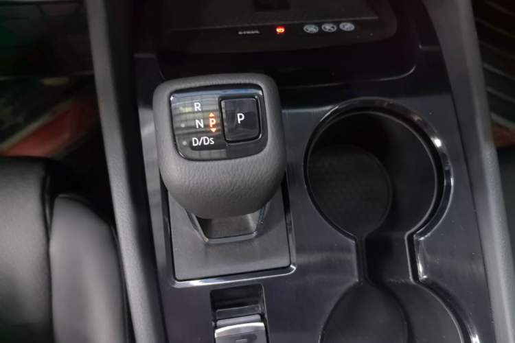Used Nissan X-Trail 2022 VC-Turbo 300 CVT 2WD Star & Moon Limited Edition Gear Lever