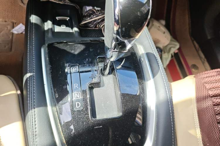Used Nissan X-Trail 2022 2.0L Two-Wheel Drive Smart Connect Premium Edition Gear Lever