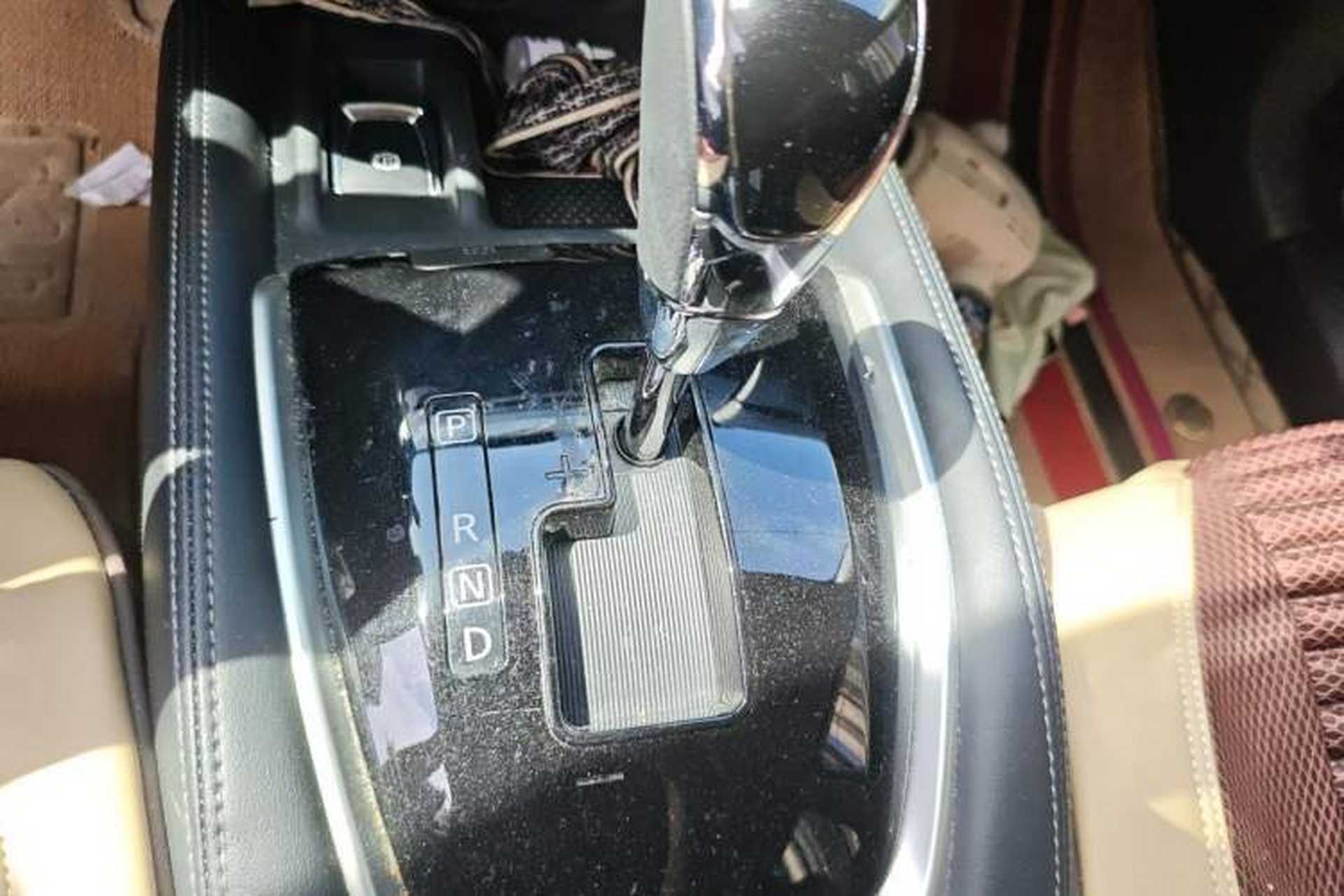 Used Nissan X-Trail 2022 2.0L Two-Wheel Drive Smart Connect Premium Edition Gear Lever