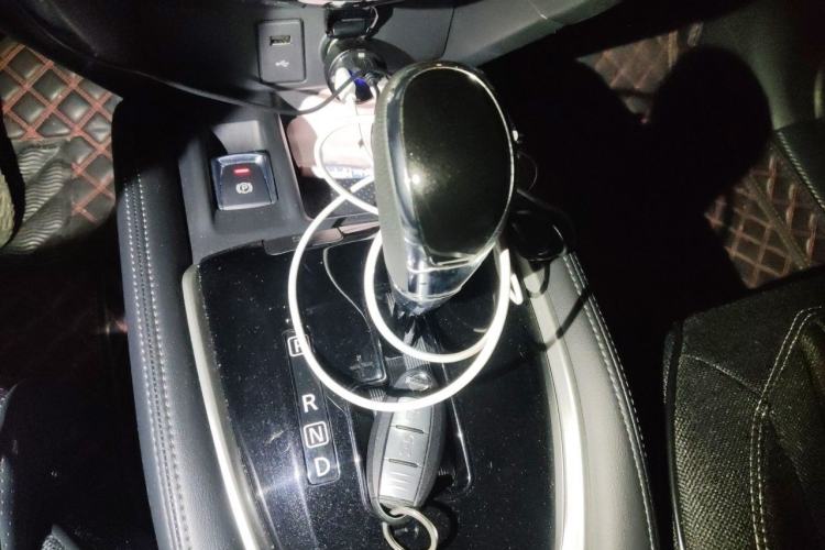 Used Nissan X-Trail 2022 Revised Version 2.0L Two-Wheel Drive Smart Connect & Comfort Edition Gear Lever