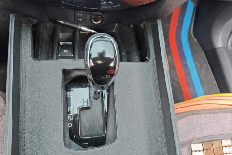 Used Nissan X-Trail 2022 2.0L Two-Wheel Drive Smart Connect & Comfort Edition Gear Lever