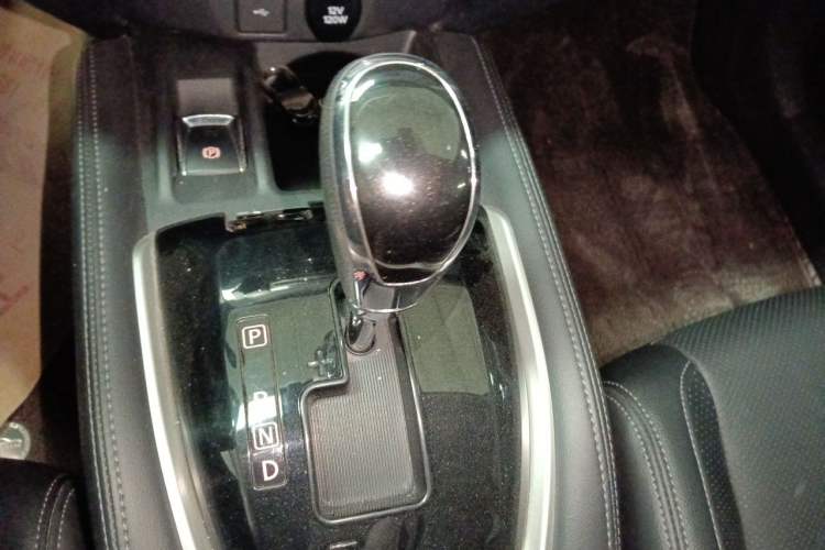 Used Nissan X-Trail 2022 2.0L Two-Wheel Drive Smart Connect Premium Edition Gear Lever