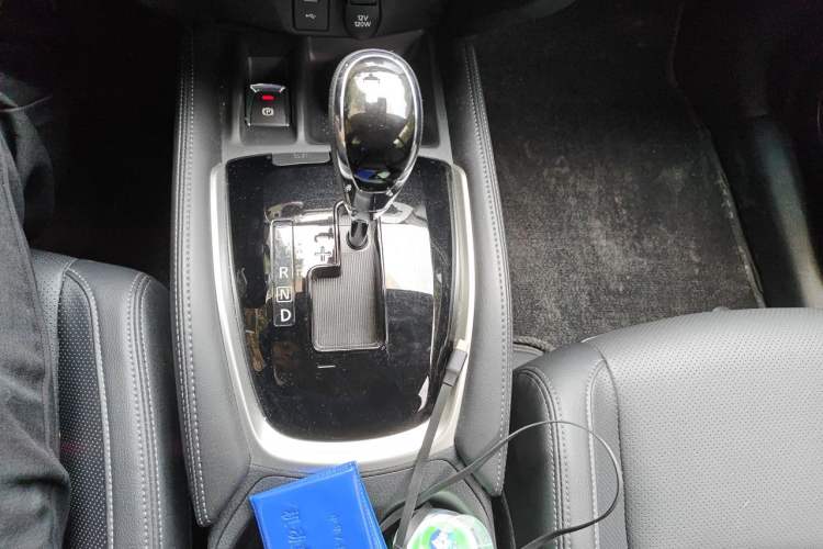 Used Nissan X-Trail 2022 Revised Version 2.0L Two-Wheel Drive Smart Connect Premium Edition Gear Lever