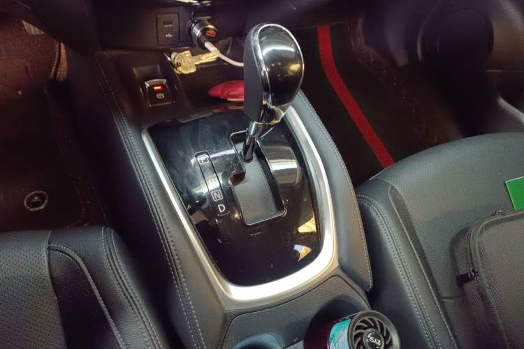 Used Nissan X-Trail 2022 Revised Version 2.0L Two-Wheel Drive Smart Connect & Comfort Edition Gear Lever