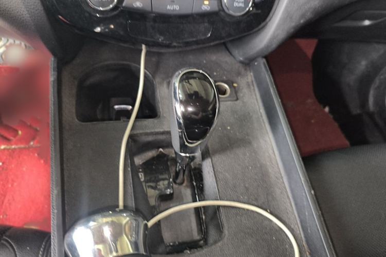 Used Nissan X-Trail 2022 2.0L Two-Wheel Drive Smart Connect Premium Edition Gear Lever