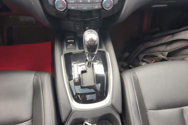 Used Nissan X-Trail 2022 2.0L Two-Wheel Drive Smart Connect Premium Edition Gear Lever