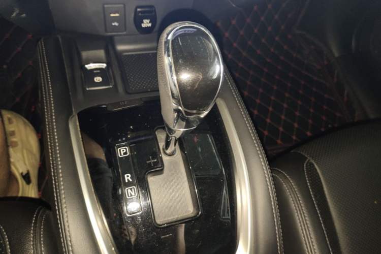 Used Nissan X-Trail 2022 2.0L Two-Wheel Drive Smart Connect & Comfort Edition Gear Lever
