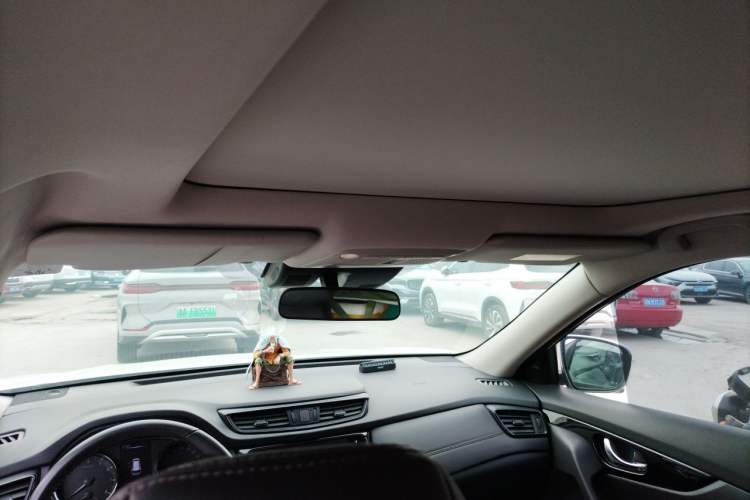 Used Nissan X-Trail 2022 2.0L Two-Wheel Drive Smart Connect Premium Edition Headliner
