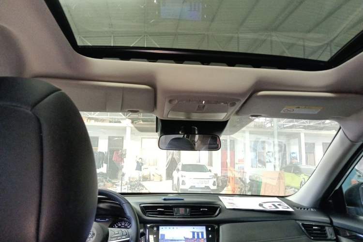 Used Nissan X-Trail 2022 2.0L Two-Wheel Drive Smart Connect Premium Edition Headliner