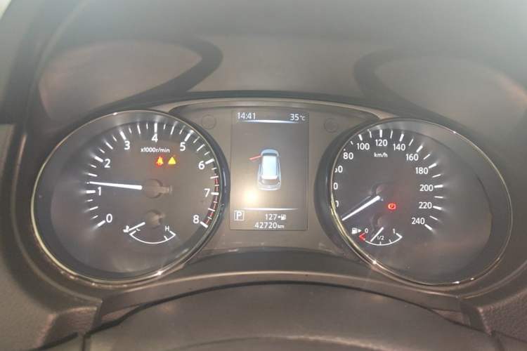 Used Nissan X-Trail 2022 Revised Version 2.0L Two-Wheel Drive Smart Connect Premium Edition Instrument Cluster