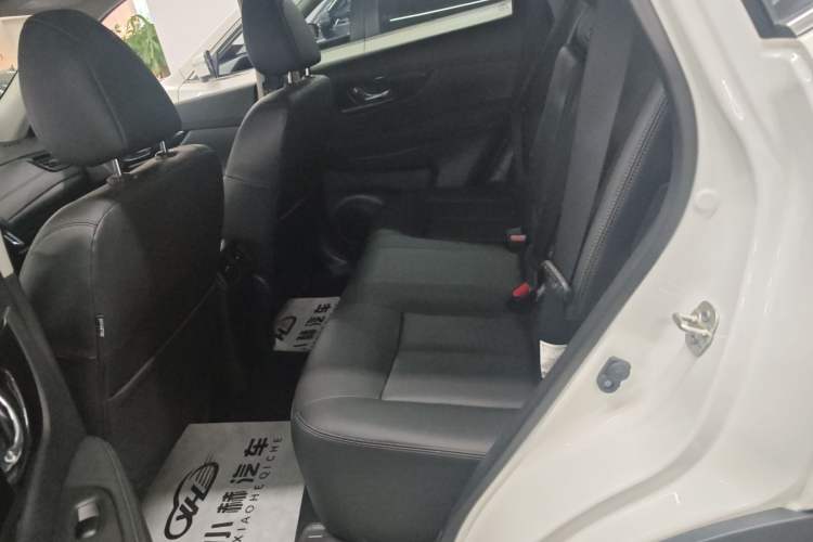 Used Nissan X-Trail 2022 Revised Version 2.0L Two-Wheel Drive Smart Connect & Comfort Edition Interior 1