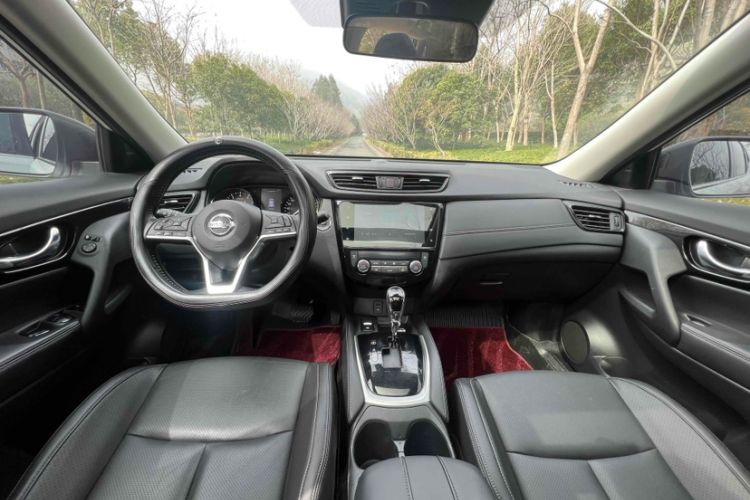 Used Nissan X-Trail 2022 Revised Version 2.0L Two-Wheel Drive Smart Connect Premium Edition Interior 1