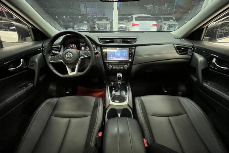 Used Nissan X-Trail 2022 2.0L Two-Wheel Drive Smart Connect Premium Edition Interior 1