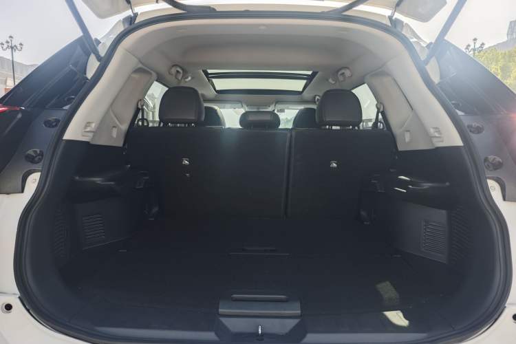 Used Nissan X-Trail 2022 Revised Version 2.0L Two-Wheel Drive Smart Connect & Comfort Edition Interior 10